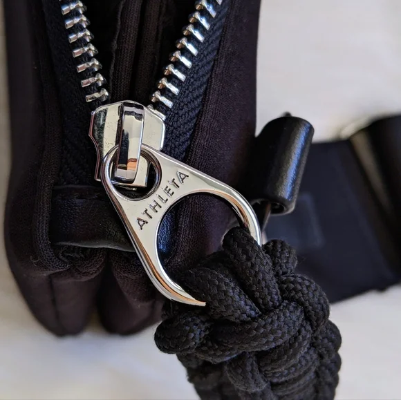 Athleta Revive Modular Black Crossbody Bag Like New - Picture 4 of 14